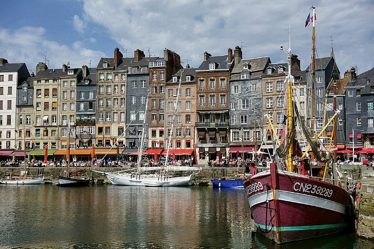 honfleur-port-normandy-chauffeur-prive